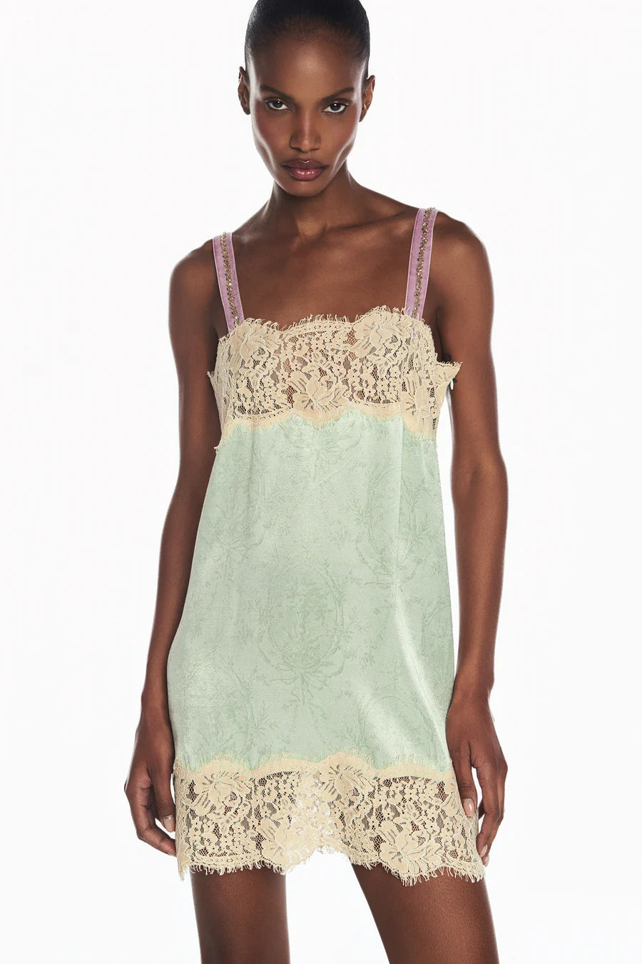 VESTIDO CURTO CETIM LACO VERDE RENDA BEGE